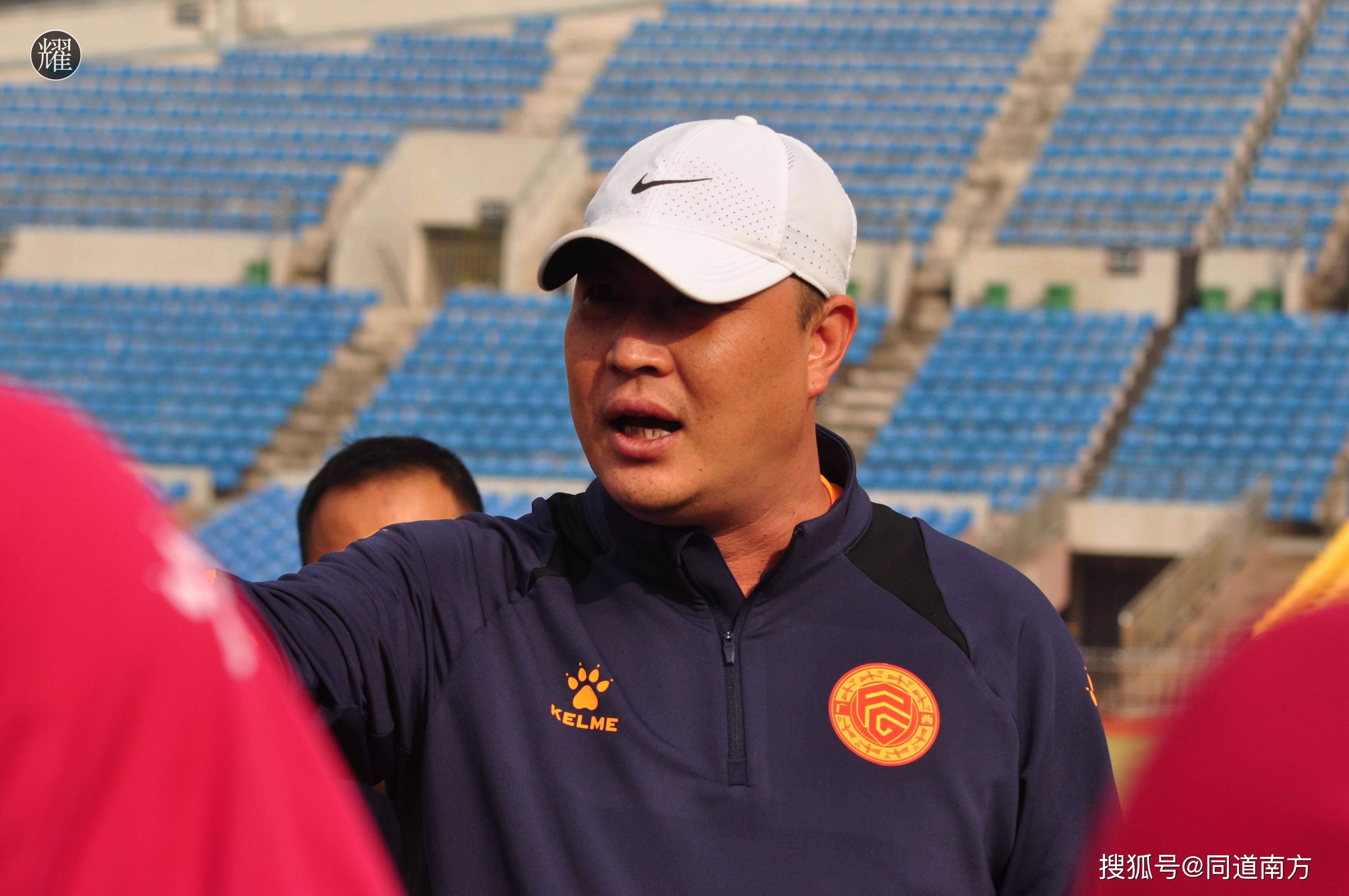关于广州恒大客场挑战重庆力帆，争夺荣耀的信息